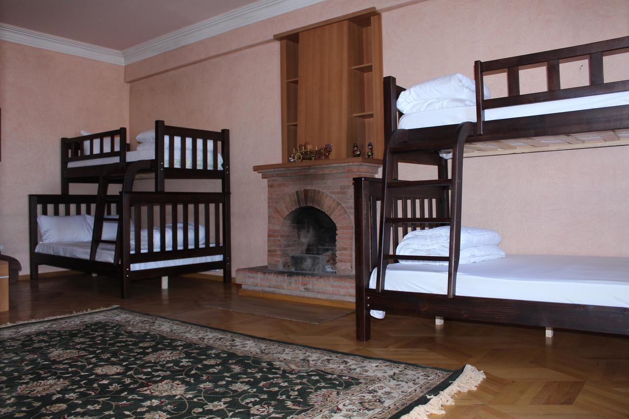 Herrmas Hostel Tbilissi Extérieur photo