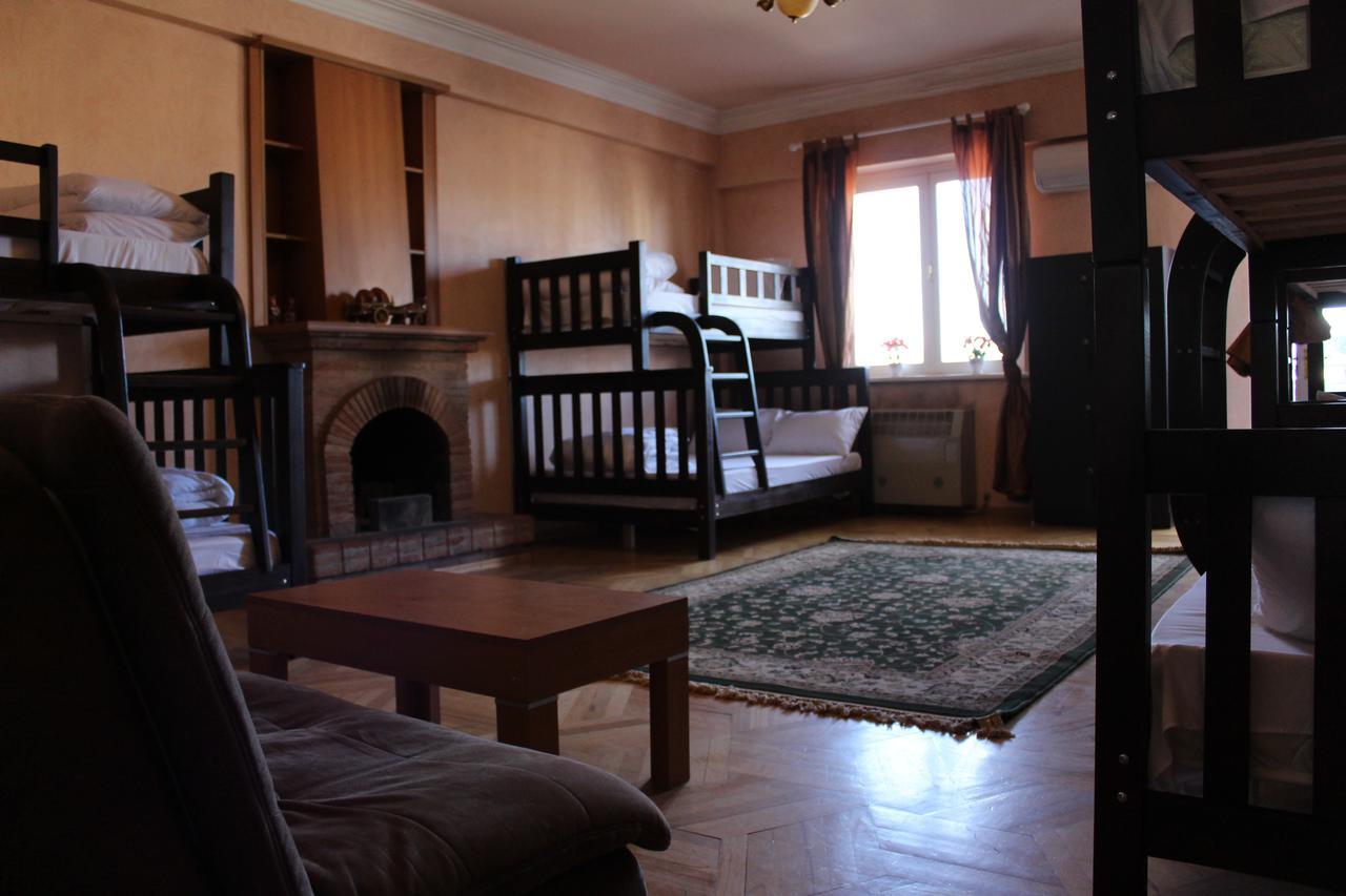 Herrmas Hostel Tbilissi Extérieur photo
