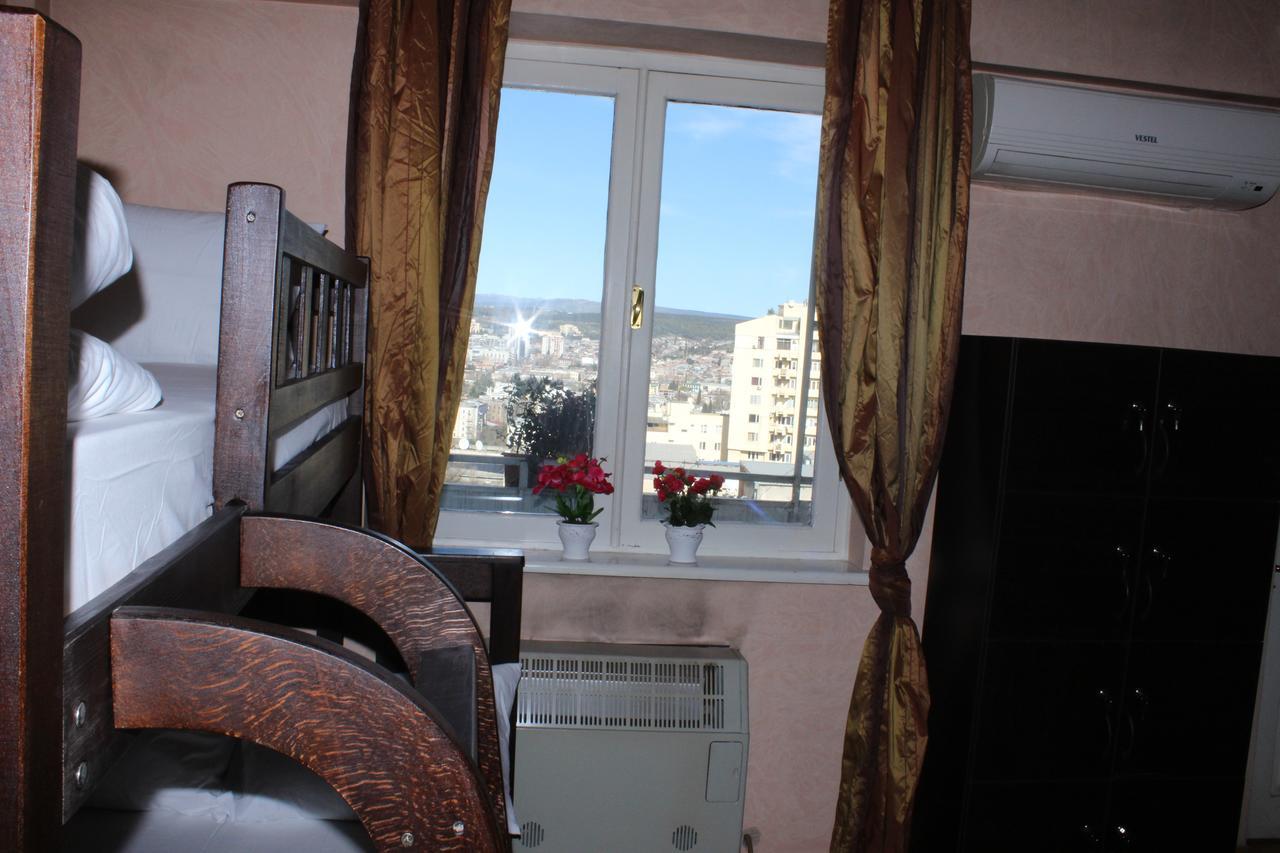 Herrmas Hostel Tbilissi Extérieur photo