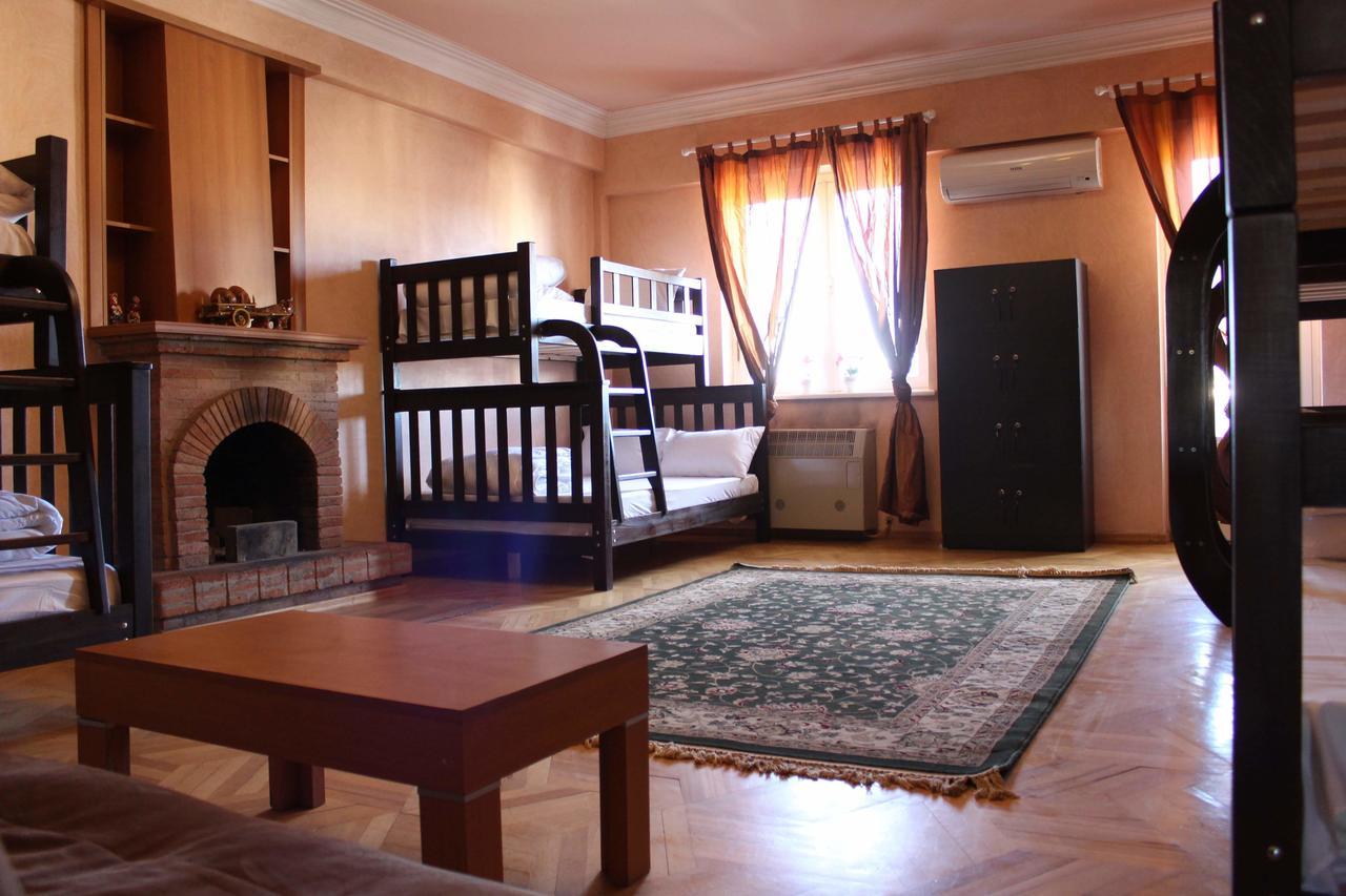 Herrmas Hostel Tbilissi Extérieur photo