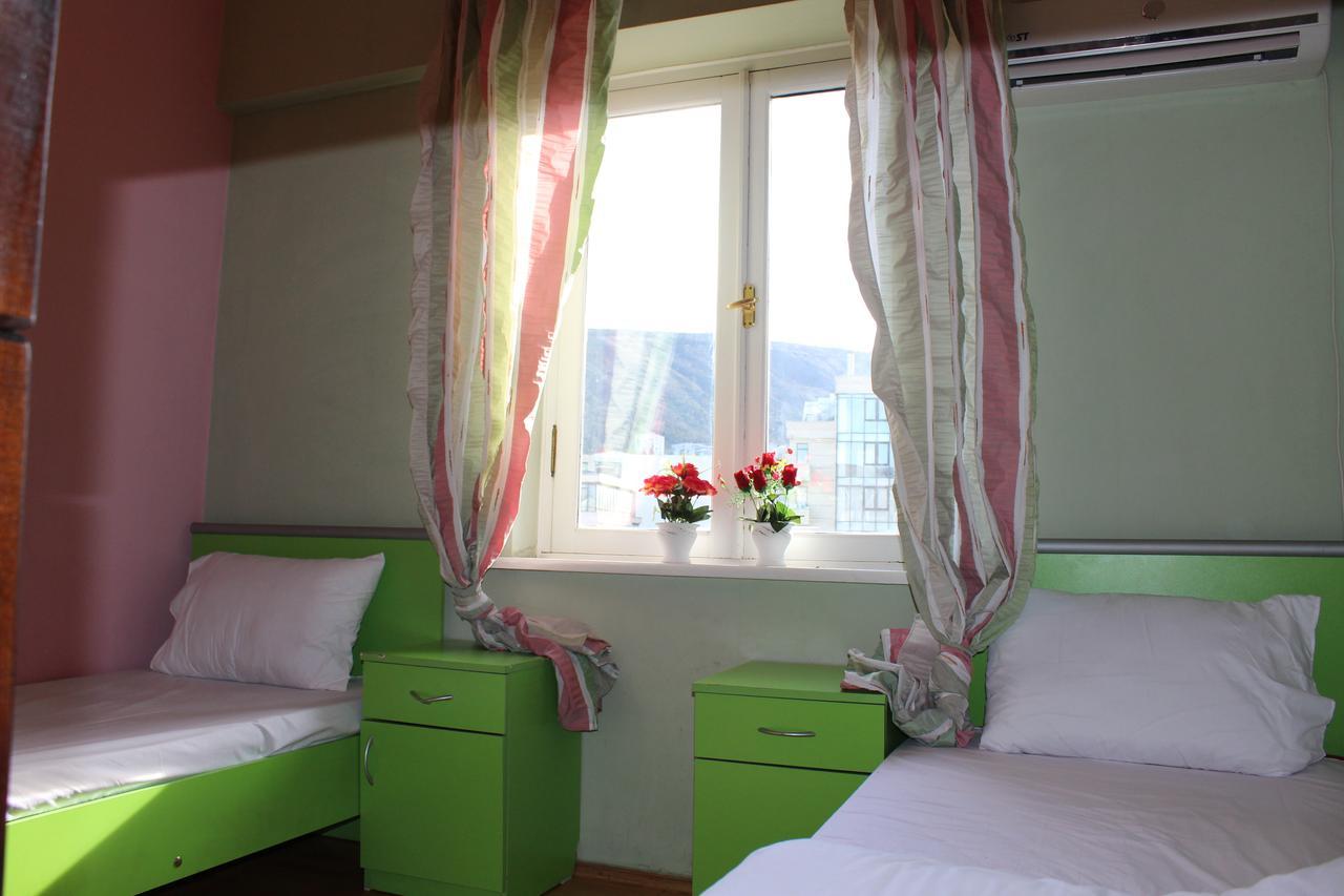 Herrmas Hostel Tbilissi Extérieur photo