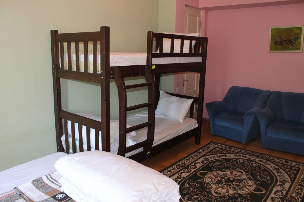 Herrmas Hostel Tbilissi Extérieur photo