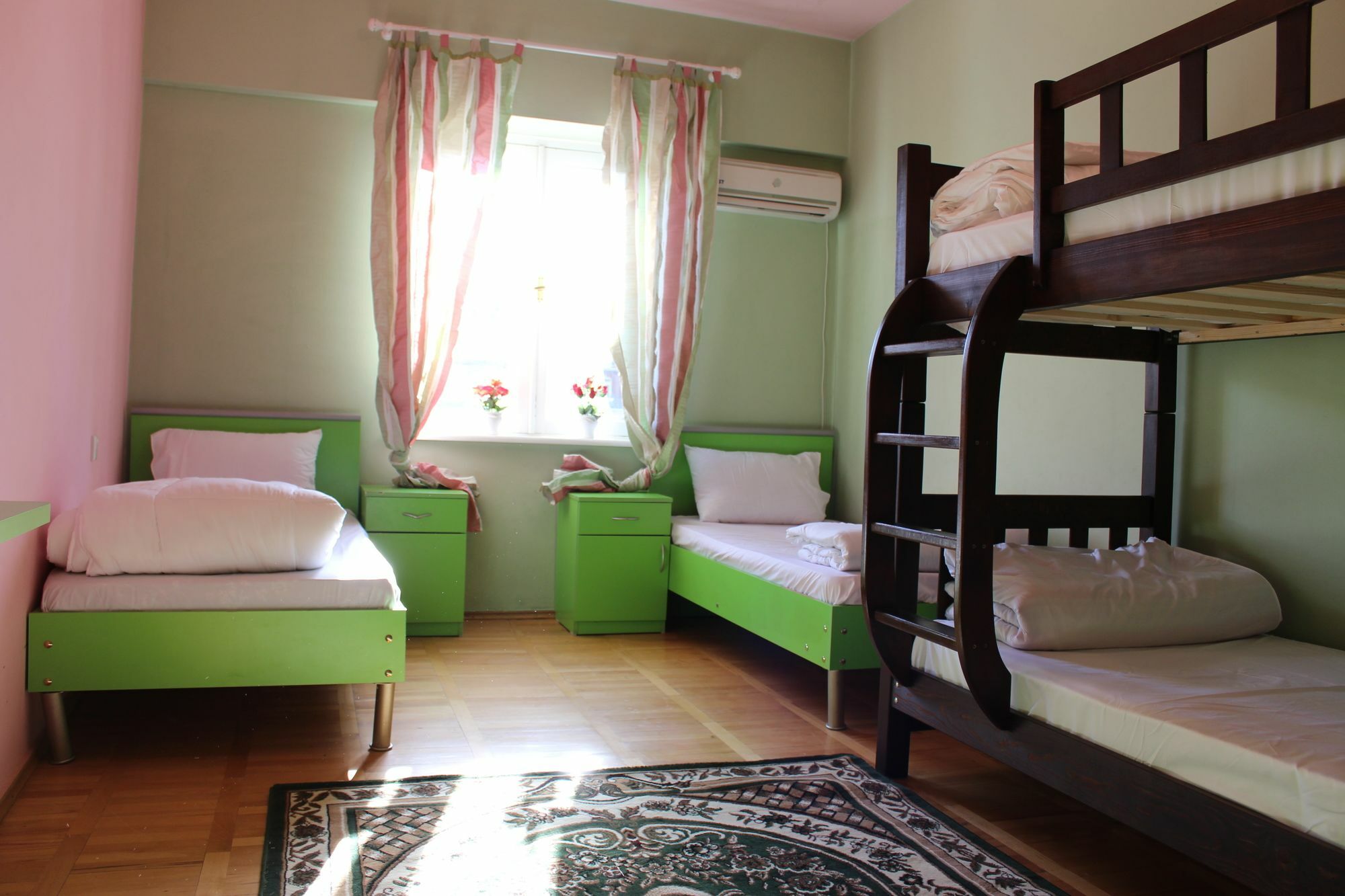 Herrmas Hostel Tbilissi Extérieur photo